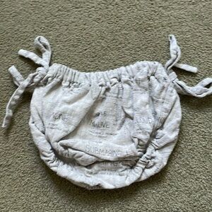 Yellow pelota bloomers